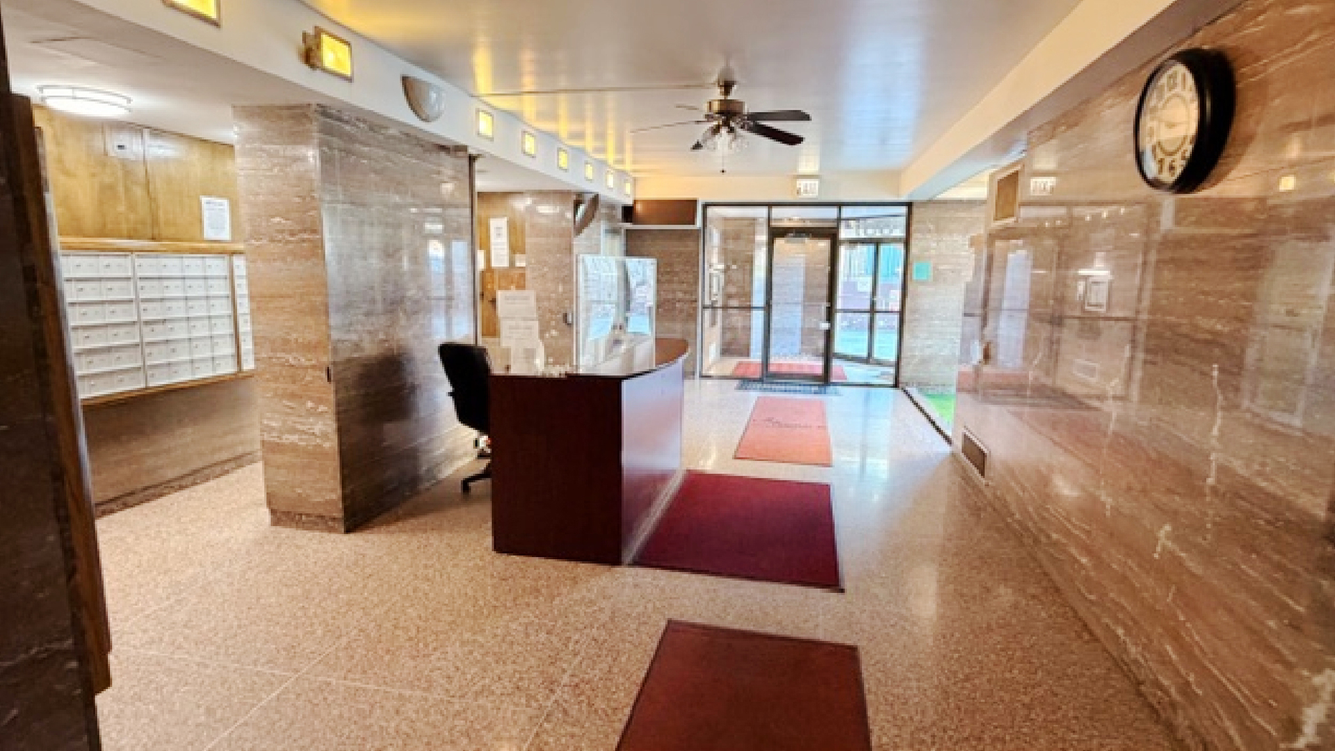7337 S South Shore Drive 312 Property Photo 4