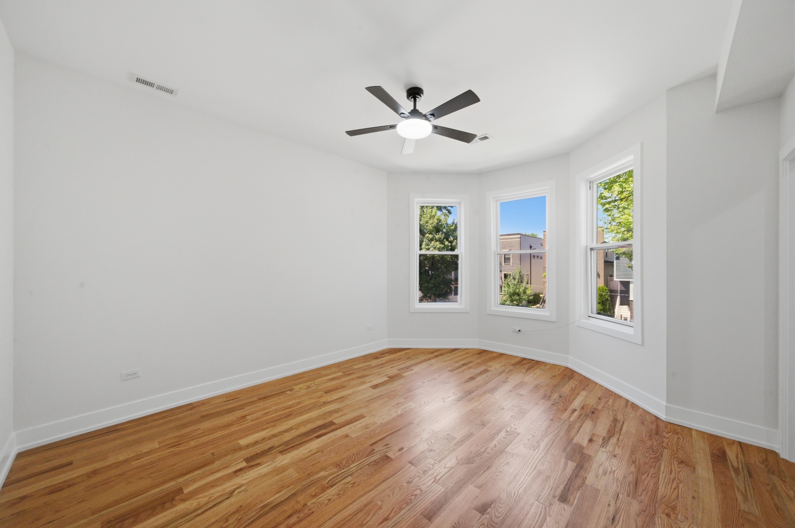 12678810 Property Photo 11