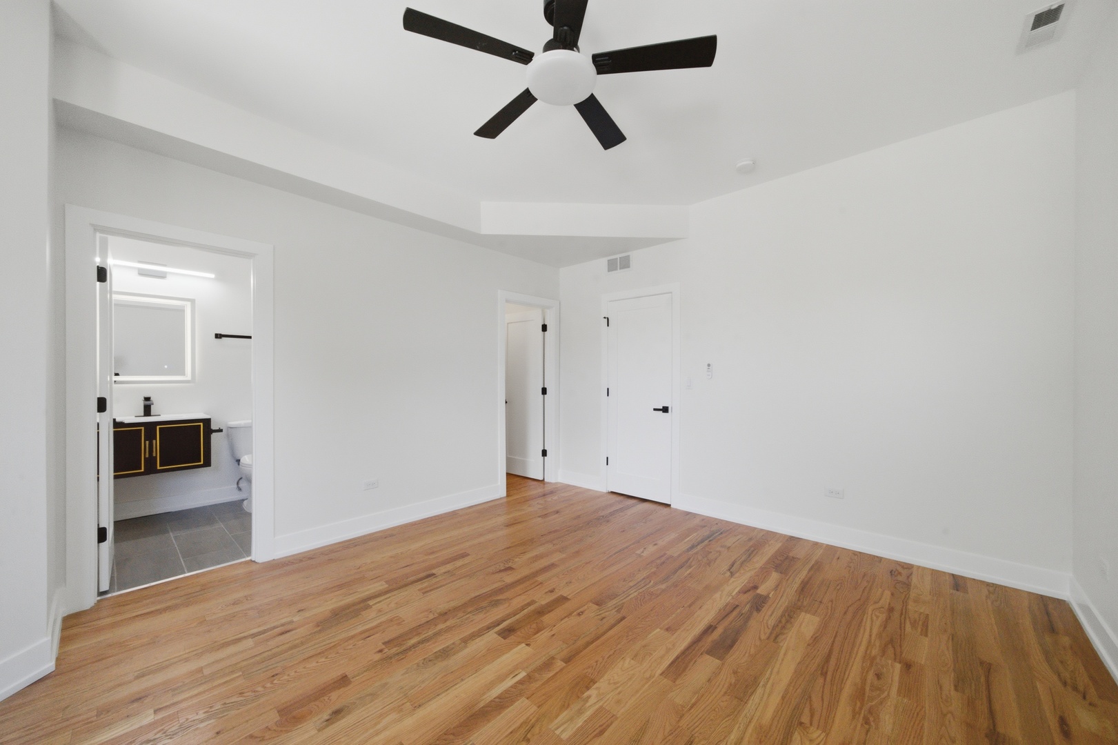 12678810 Property Photo 13