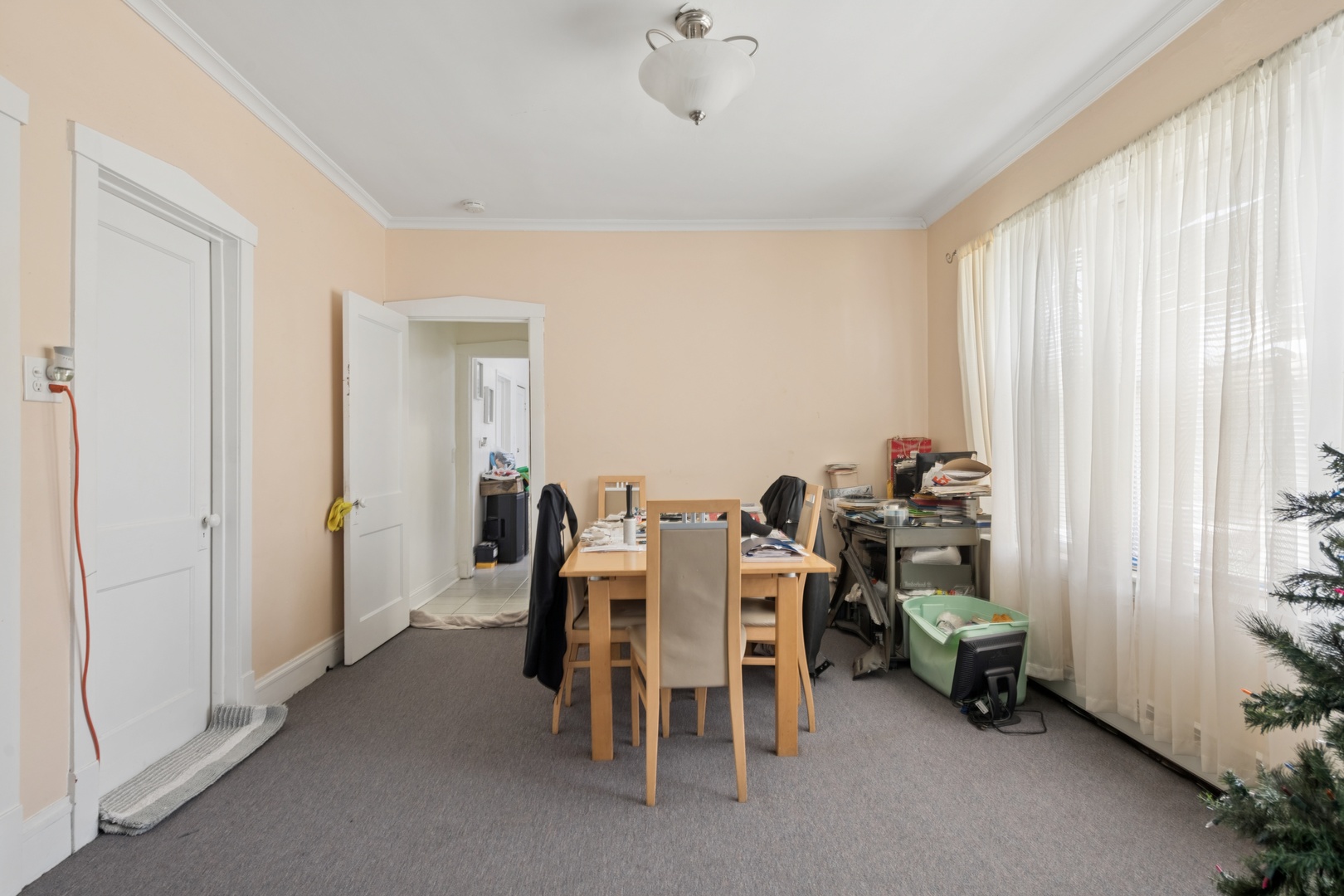 2205 N Melvina Avenue Property Photo 4