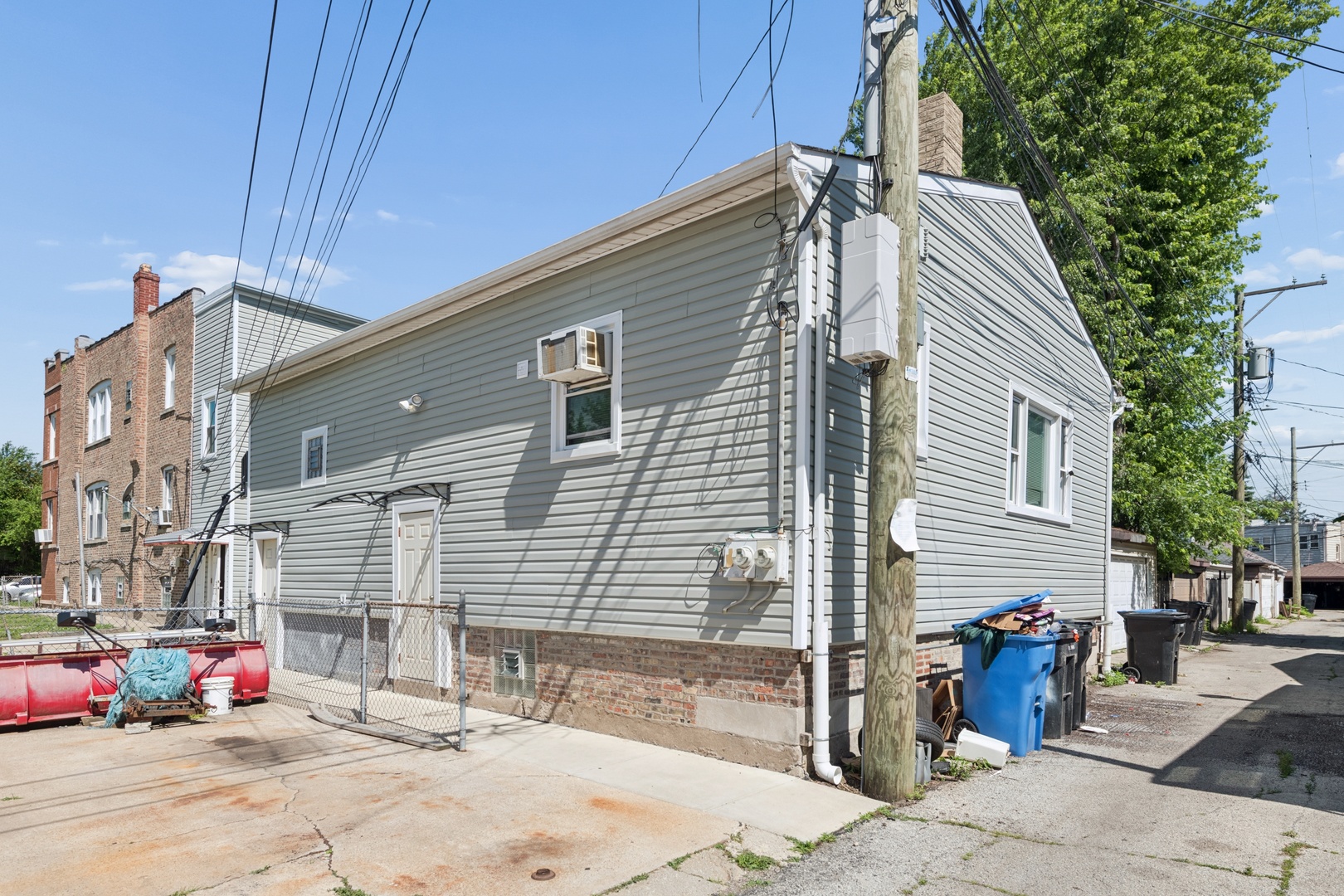 2205 N Melvina Avenue Property Photo 25