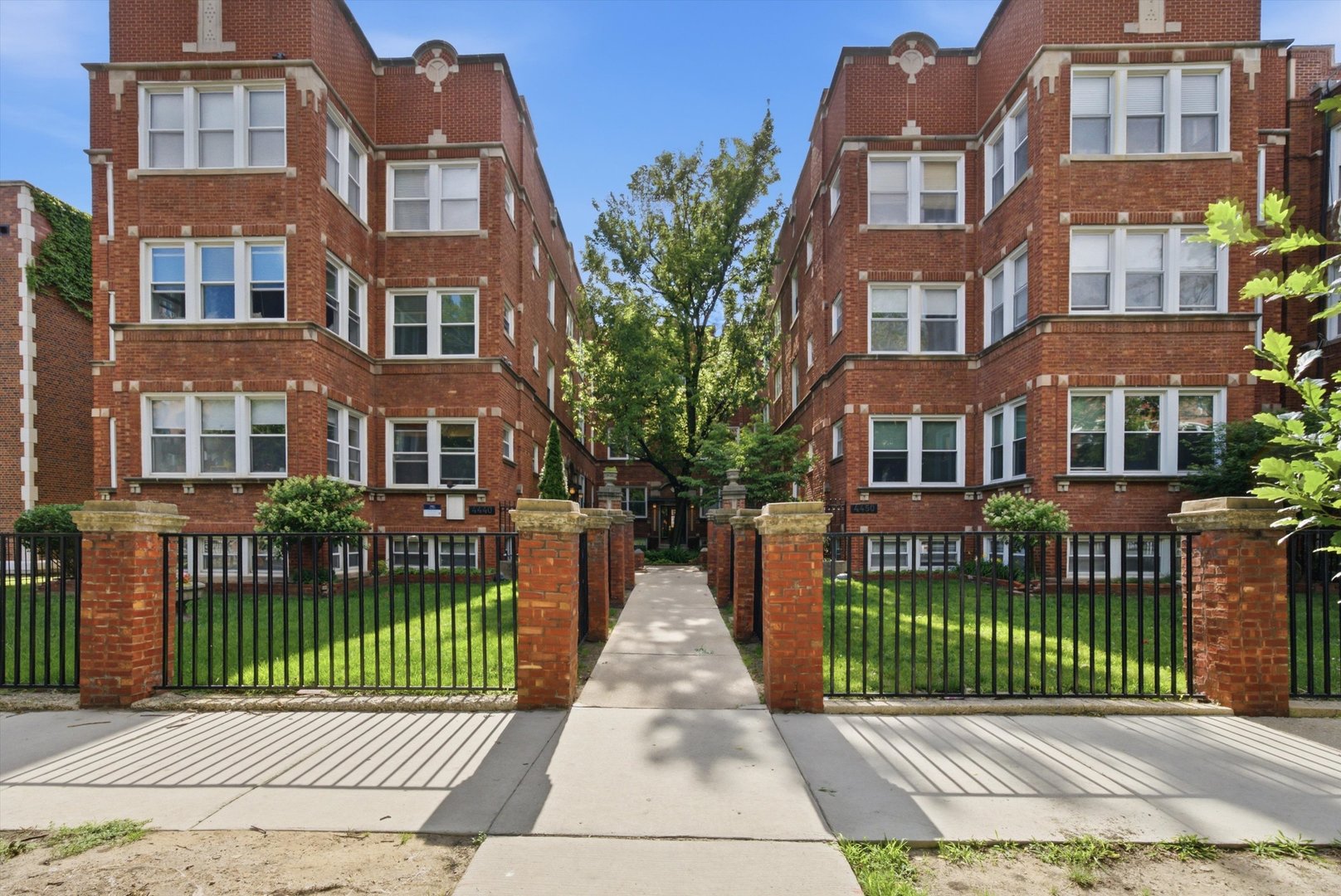 4444 N Beacon Street 2 Property Photo 1