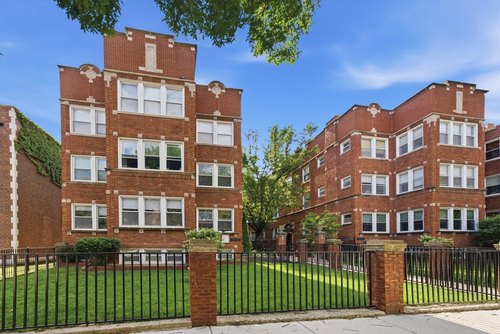 4444 N Beacon Street 2 Property Photo 4