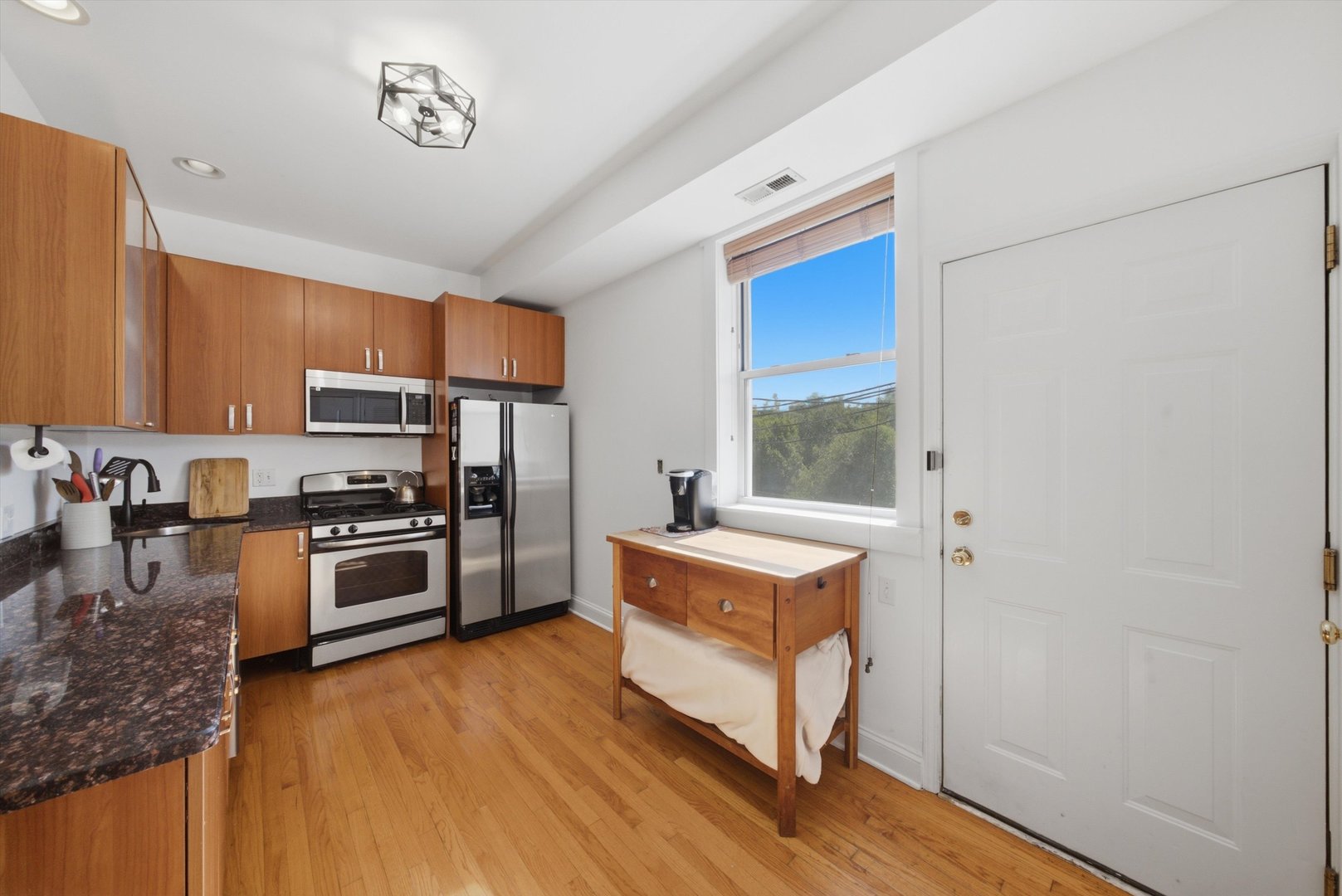 4444 N Beacon Street 2 Property Photo 12