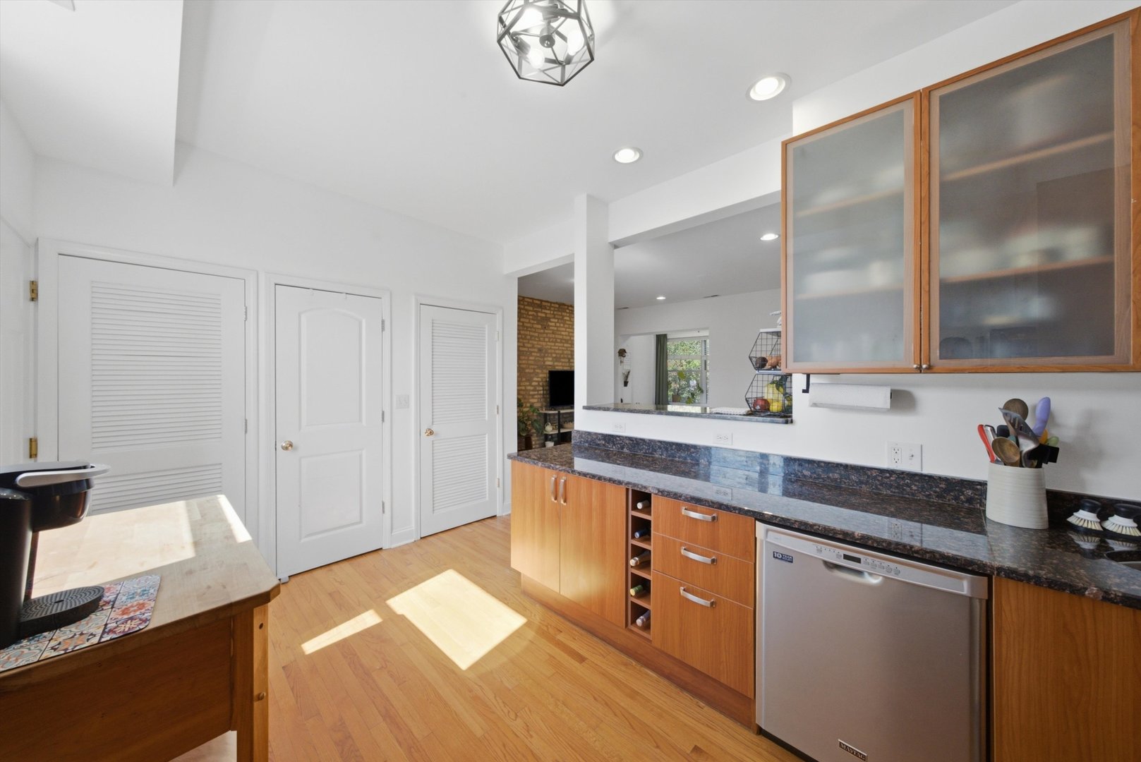 4444 N Beacon Street 2 Property Photo 15