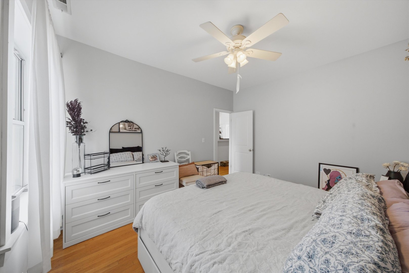 4444 N Beacon Street 2 Property Photo 19