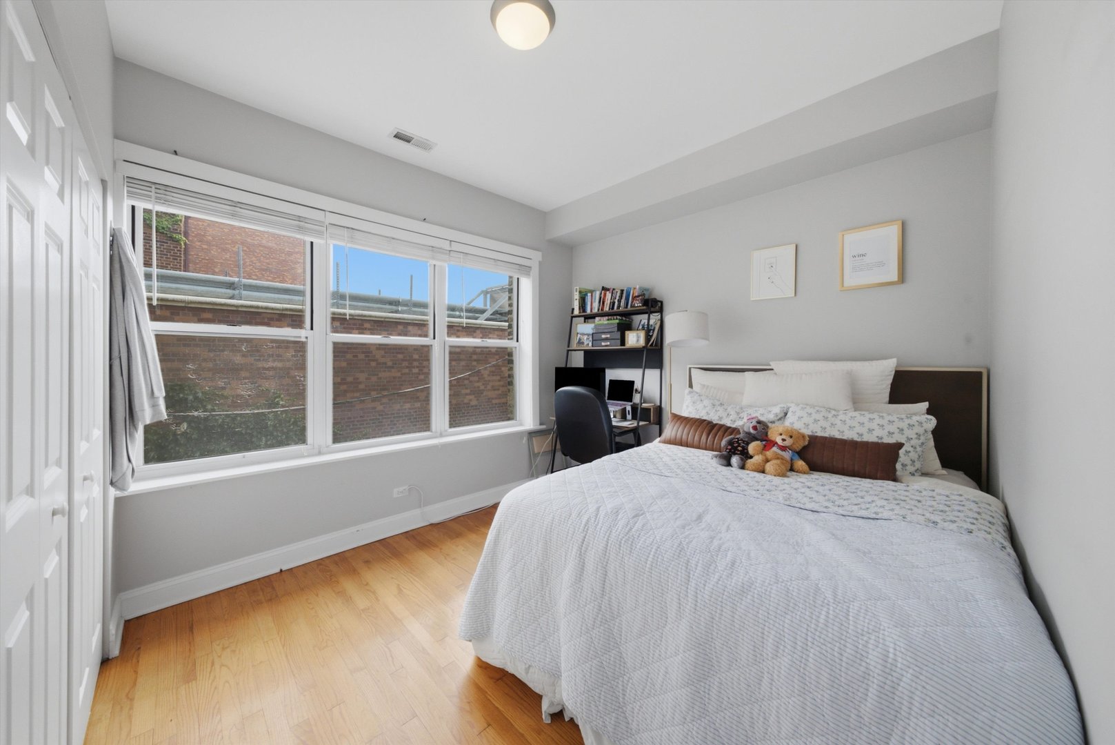 4444 N Beacon Street 2 Property Photo 20