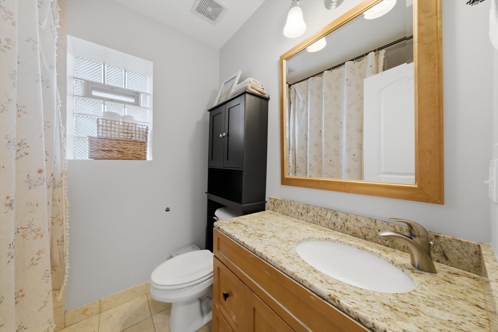 4444 N Beacon Street 2 Property Photo 22