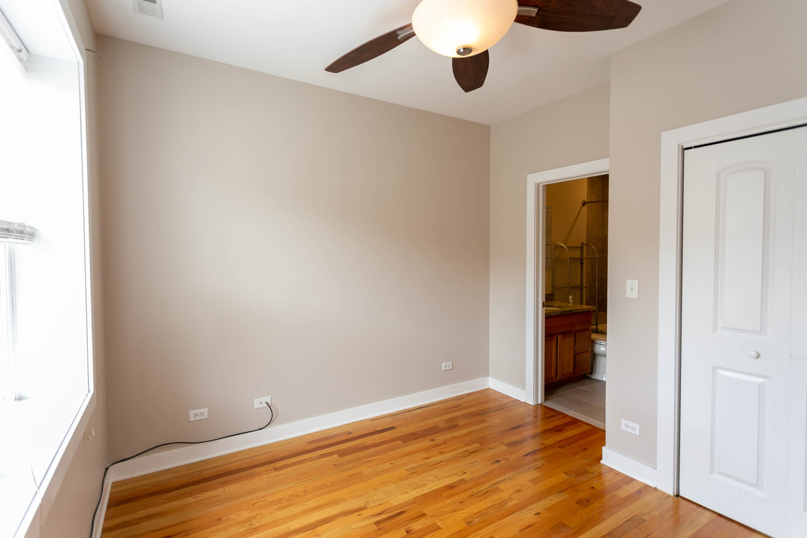 1430 N Maplewood Avenue 402 Property Photo 16
