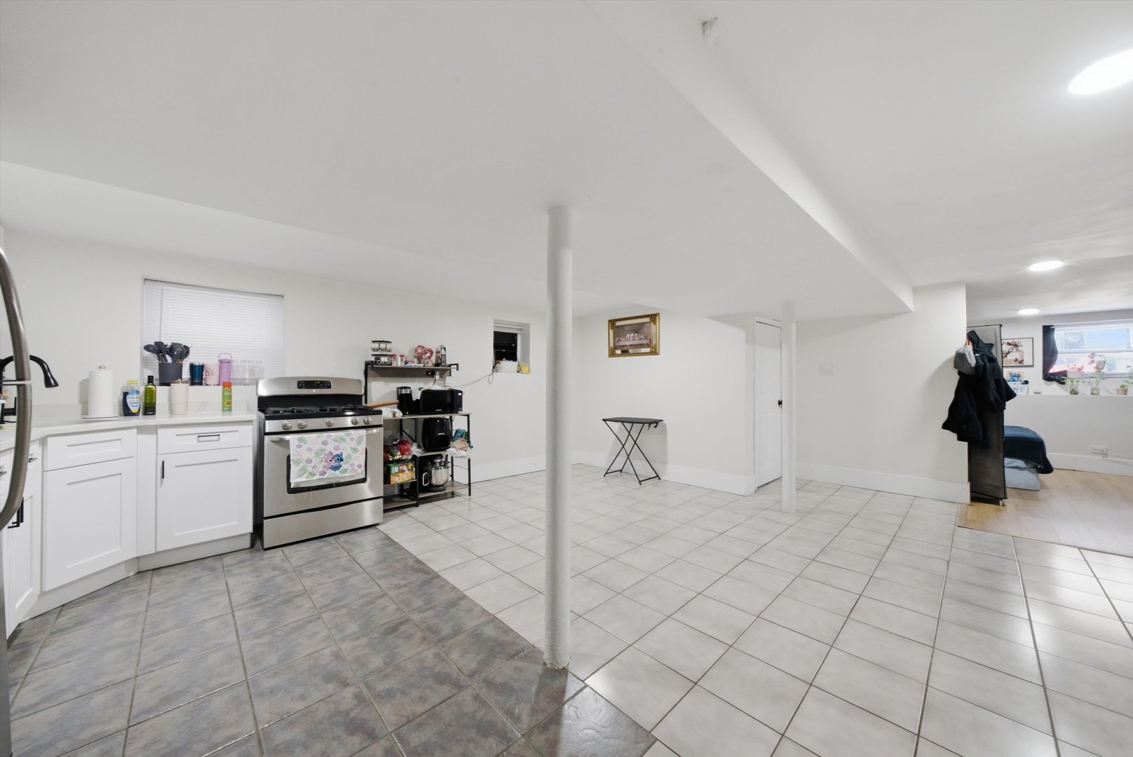5105 W Altgeld Street Property Photo 12