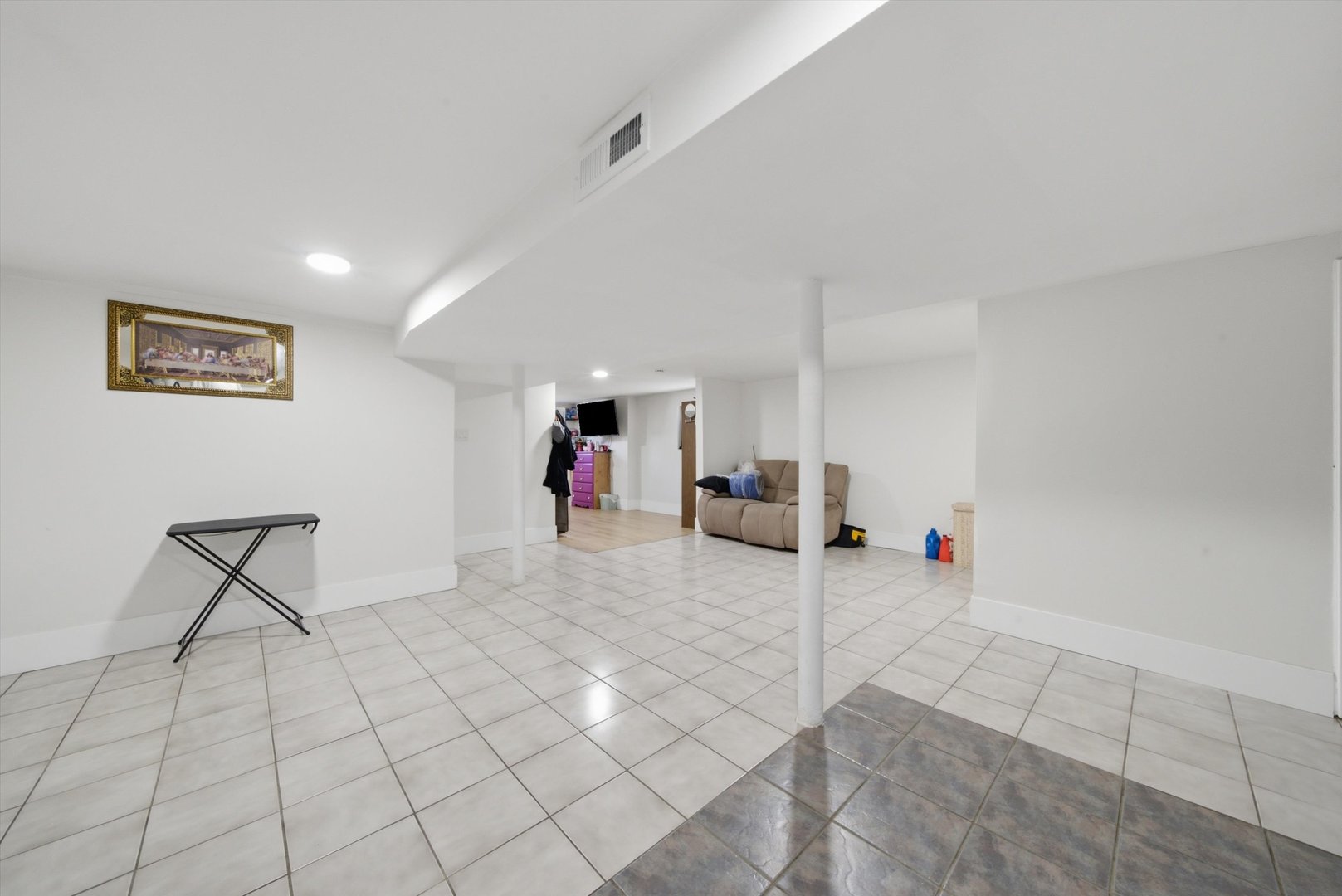 5105 W Altgeld Street Property Photo 13