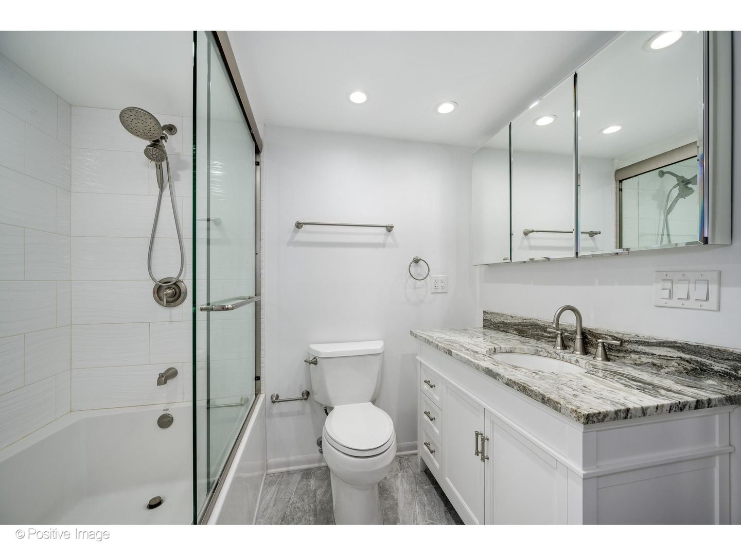 345 N Canal Street 607 Property Photo 16