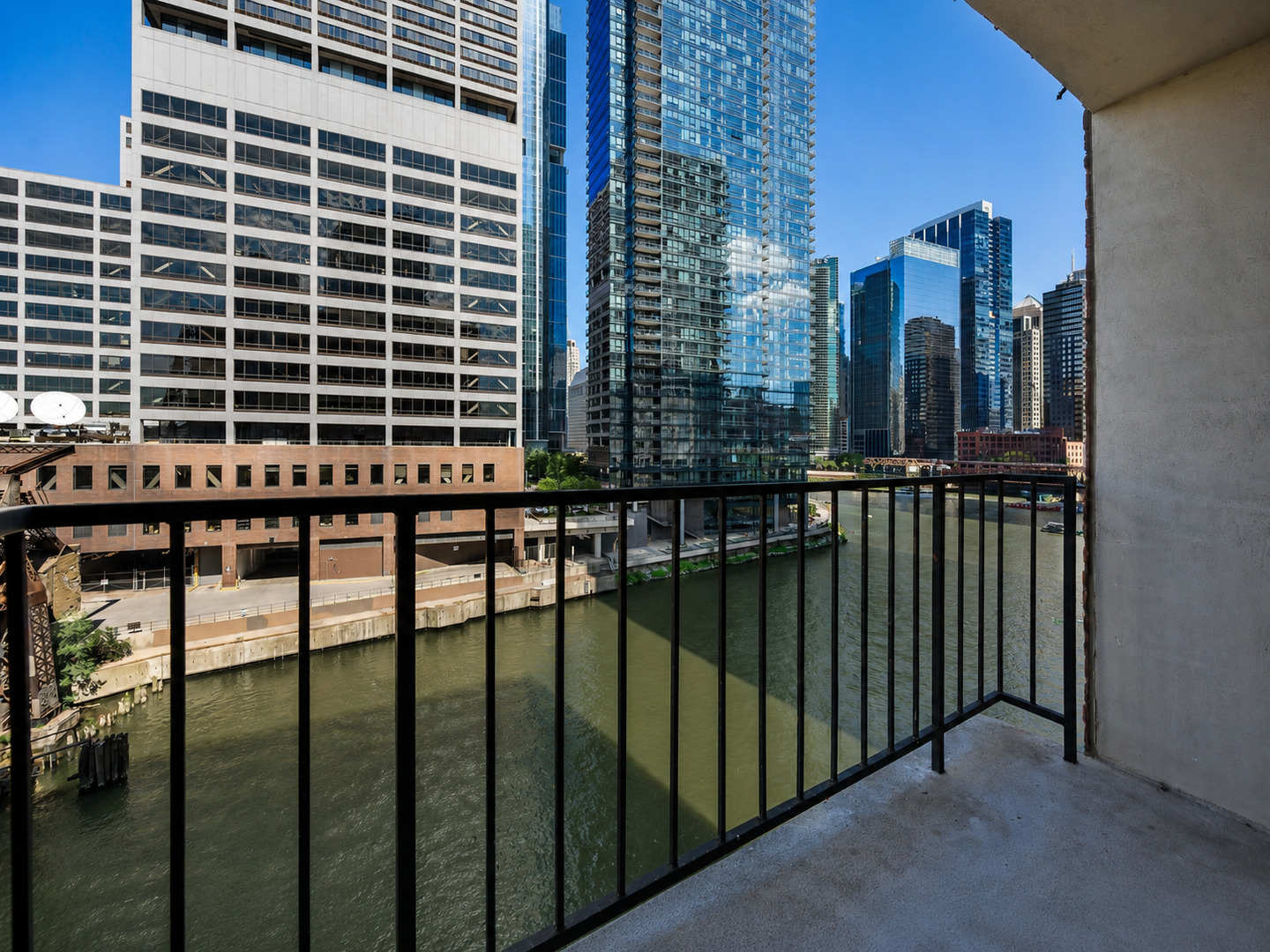 345 N Canal Street 607 Property Photo 18