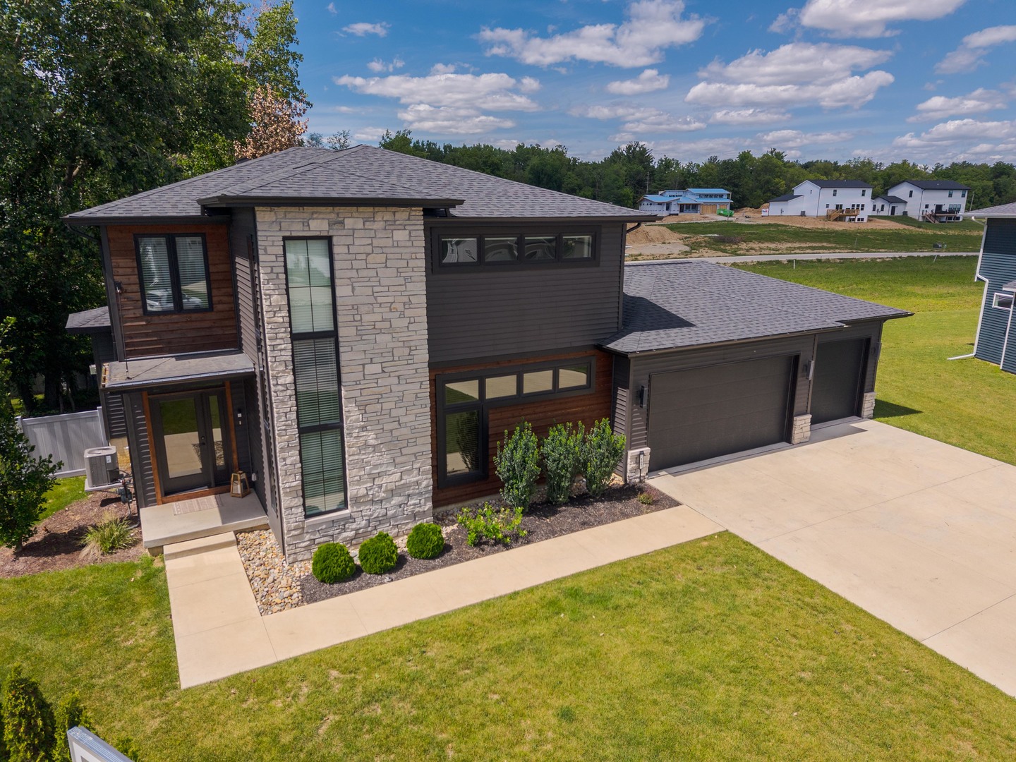 102 Raef Road Property Photo 3