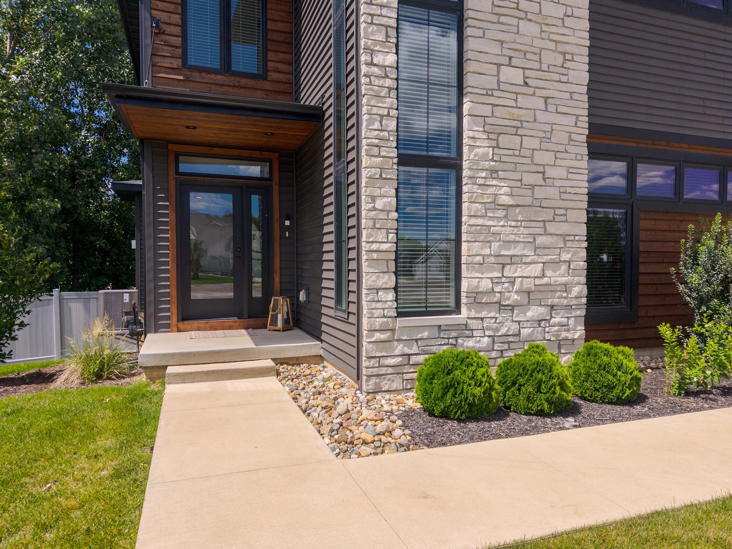 102 Raef Road Property Photo 4