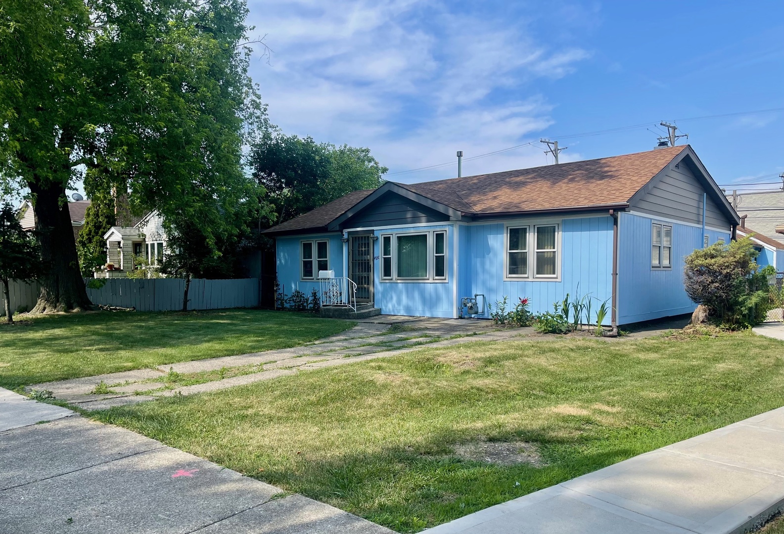 4930 S Luna Avenue Property Photo 1