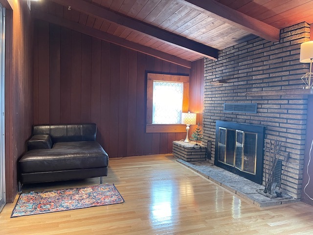 4930 S Luna Avenue Property Photo 4