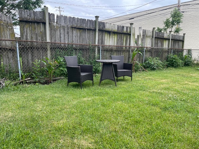 4930 S Luna Avenue Property Photo 12