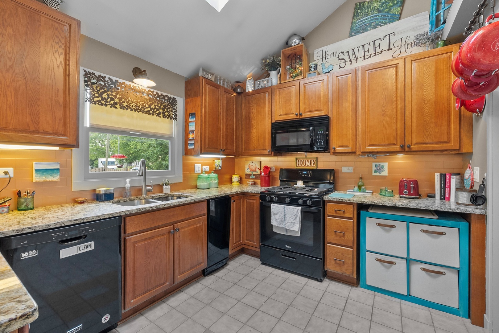 1084 Main Street Property Photo 10