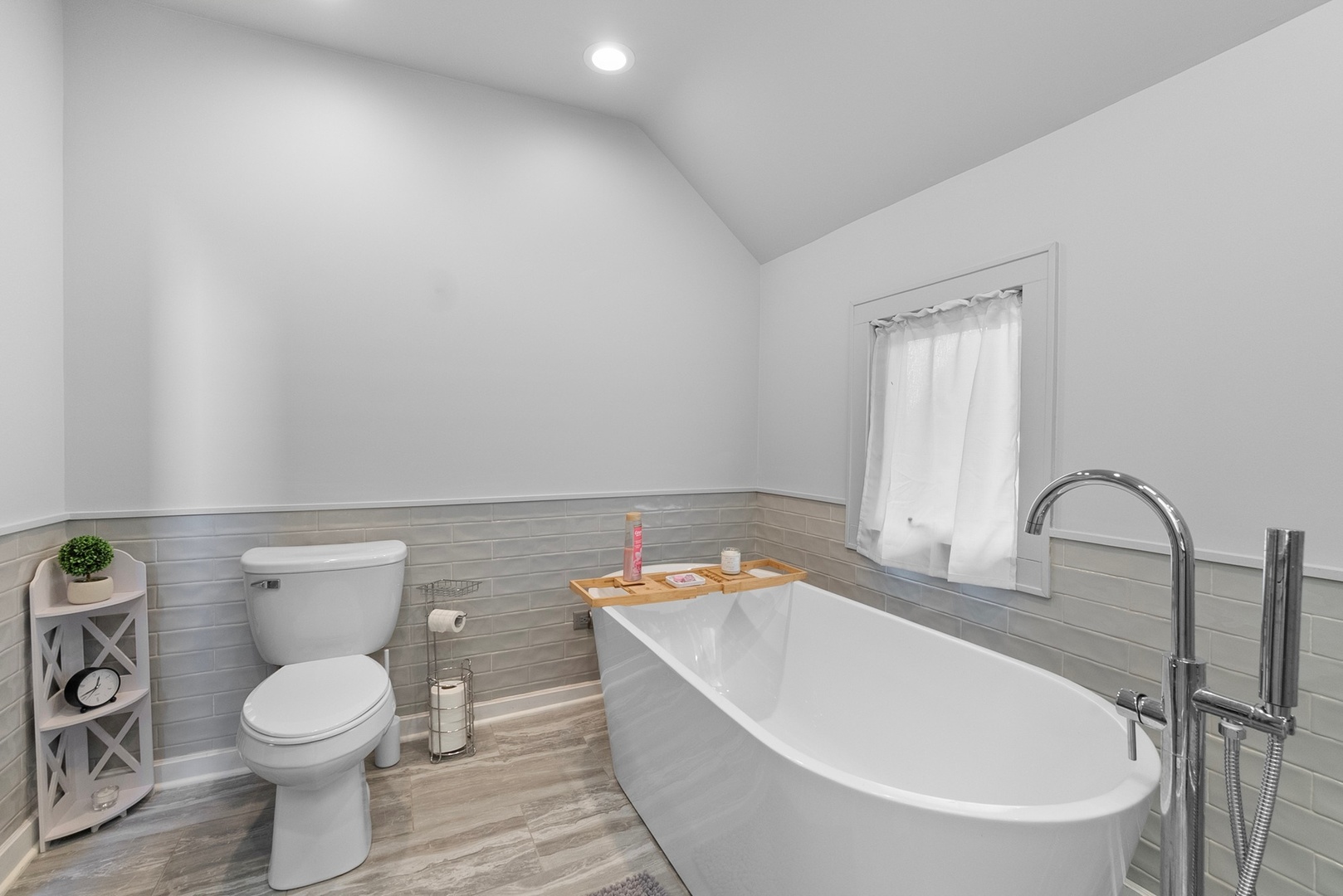 1084 Main Street Property Photo 16