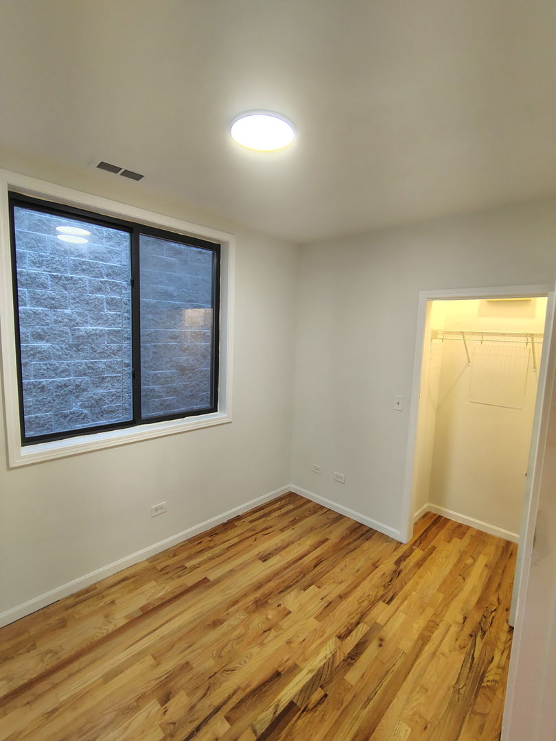 957 W 51st Street Property Photo 3