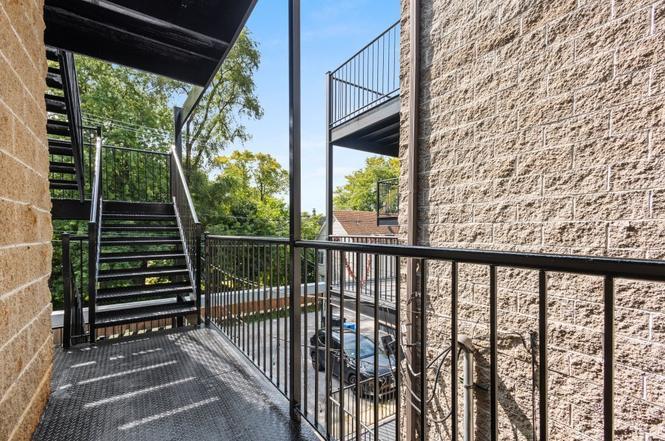957 W 51st Street Property Photo 6