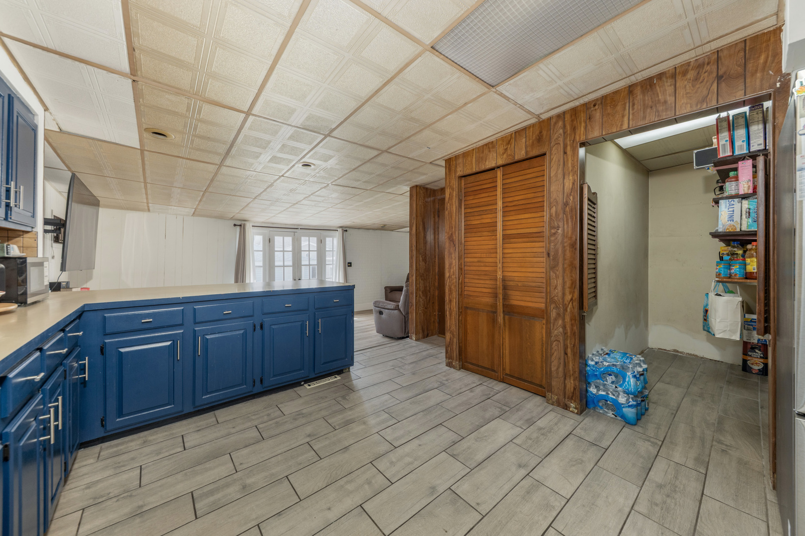 2230 N 75th Avenue Property Photo 5