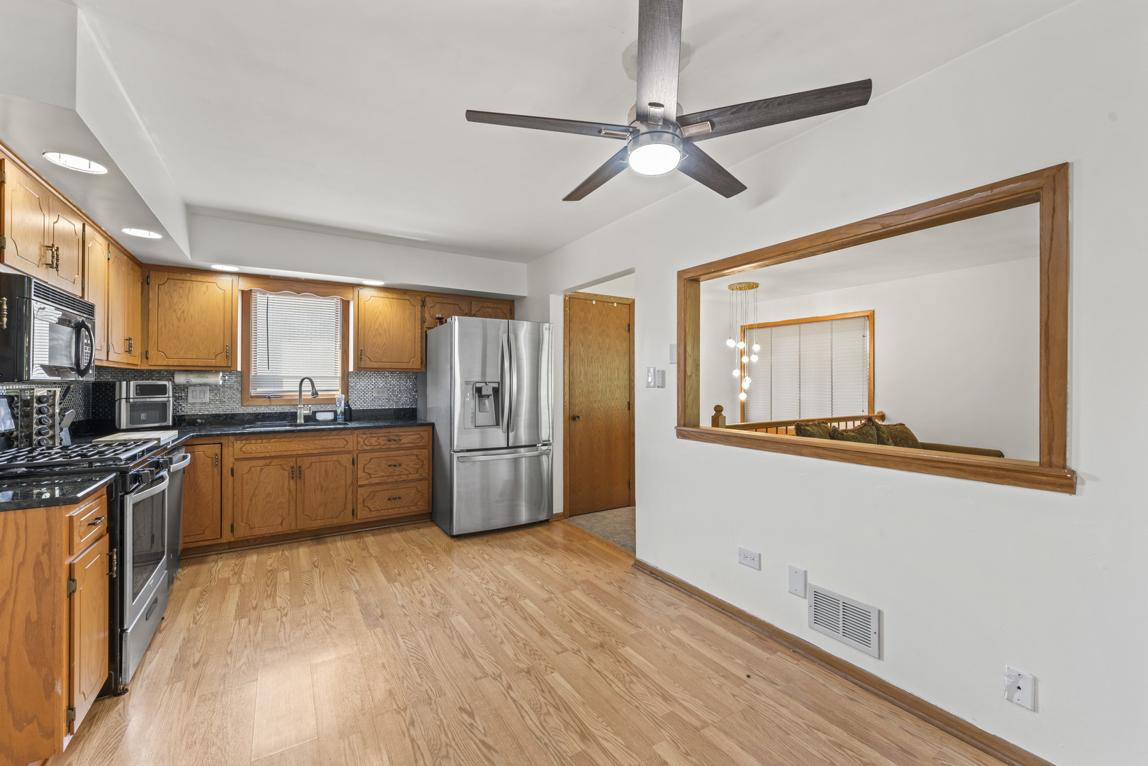 16036 Pine Drive 16036 Property Photo 7
