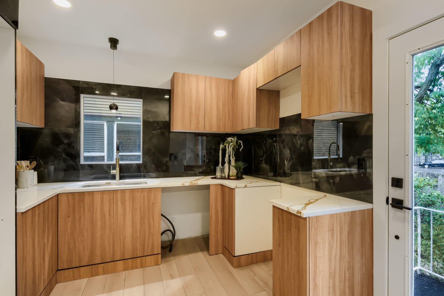 524 Hamilton Street Property Photo 10