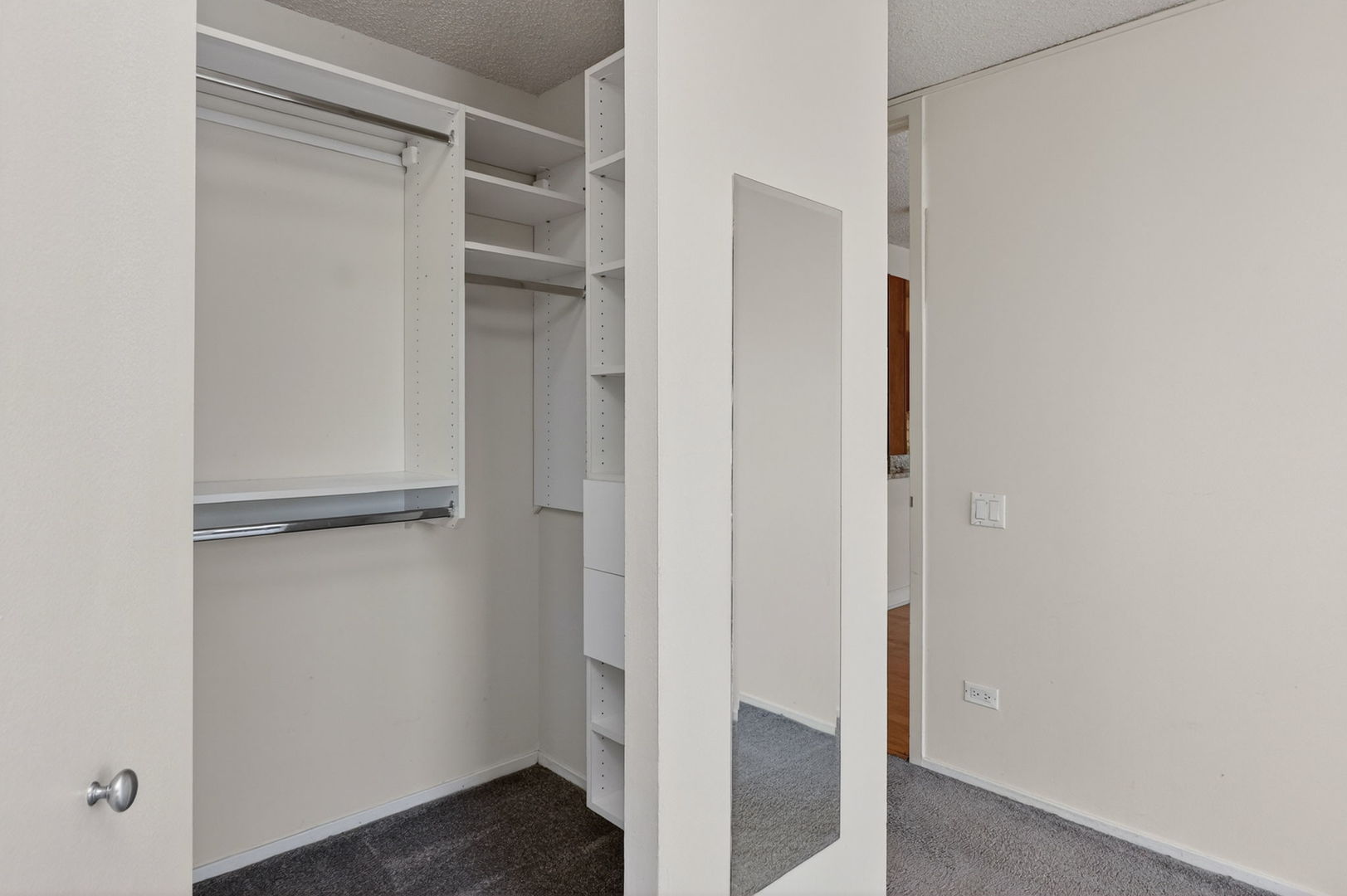 30 E Huron Street 4610 Property Photo 16