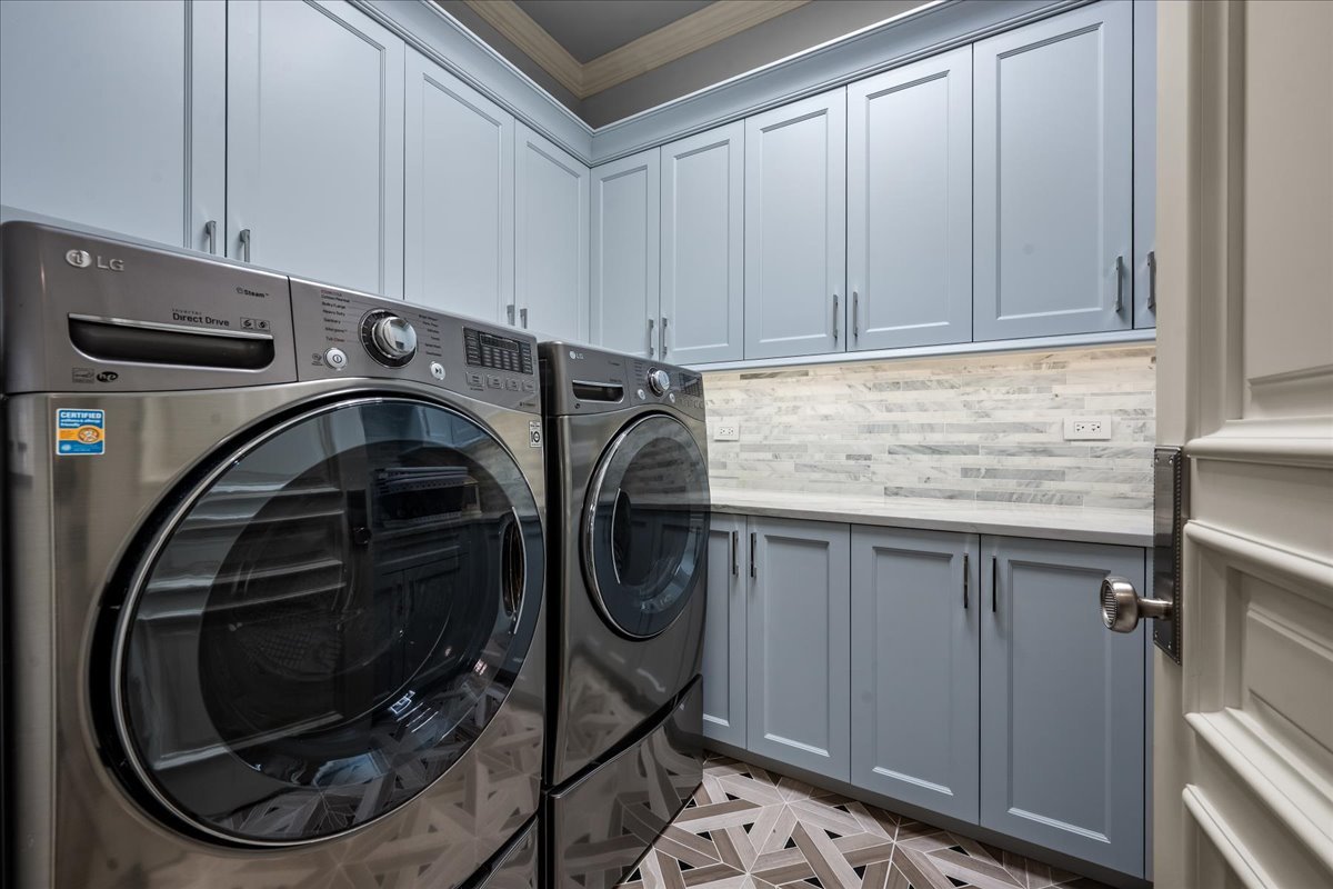 677 Sheridan Road Property Photo 58