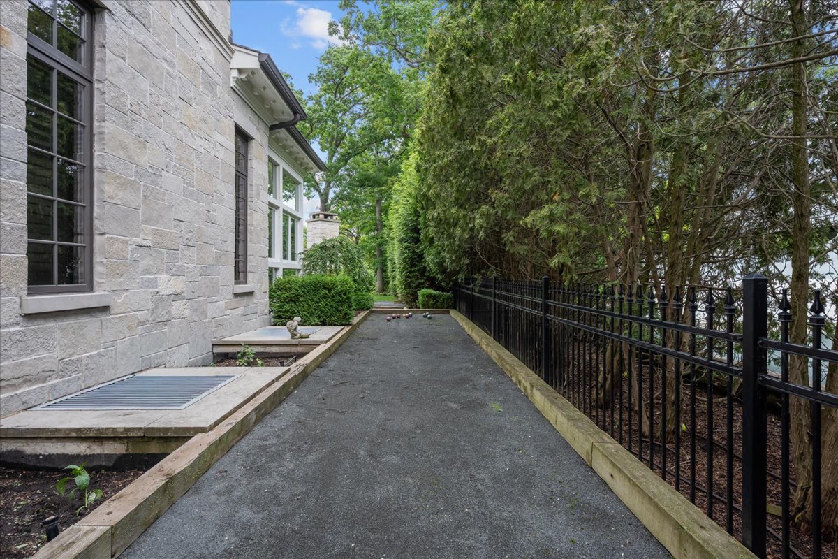 677 Sheridan Road Property Photo 86