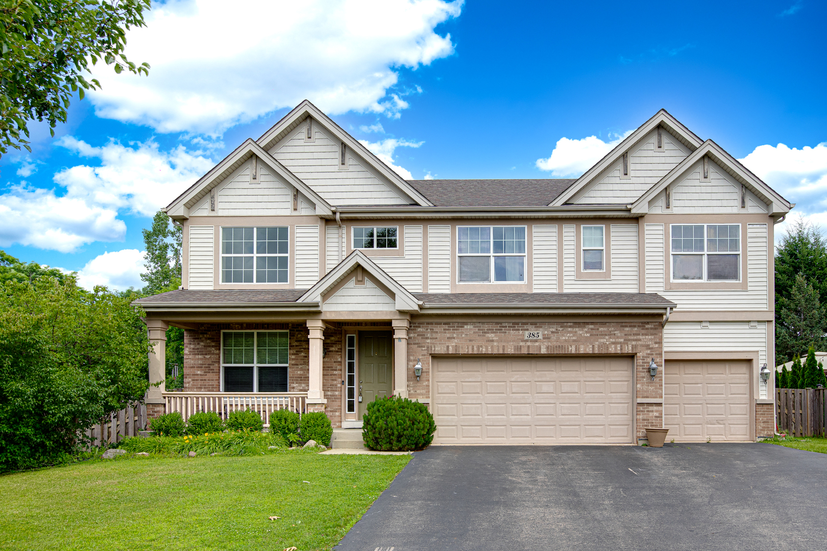385 POST OAK Circle