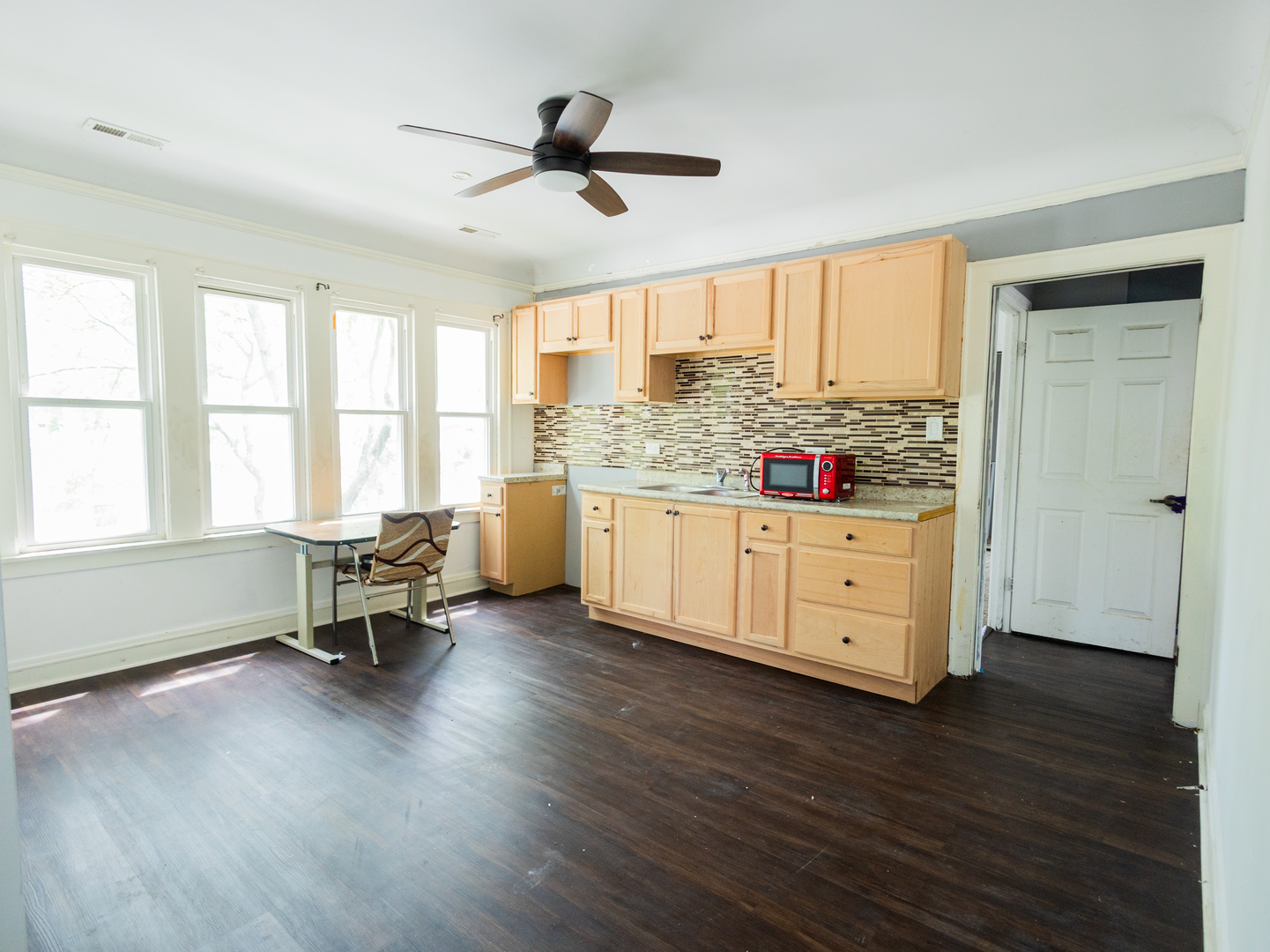 10224 S Princeton Avenue Property Photo 6