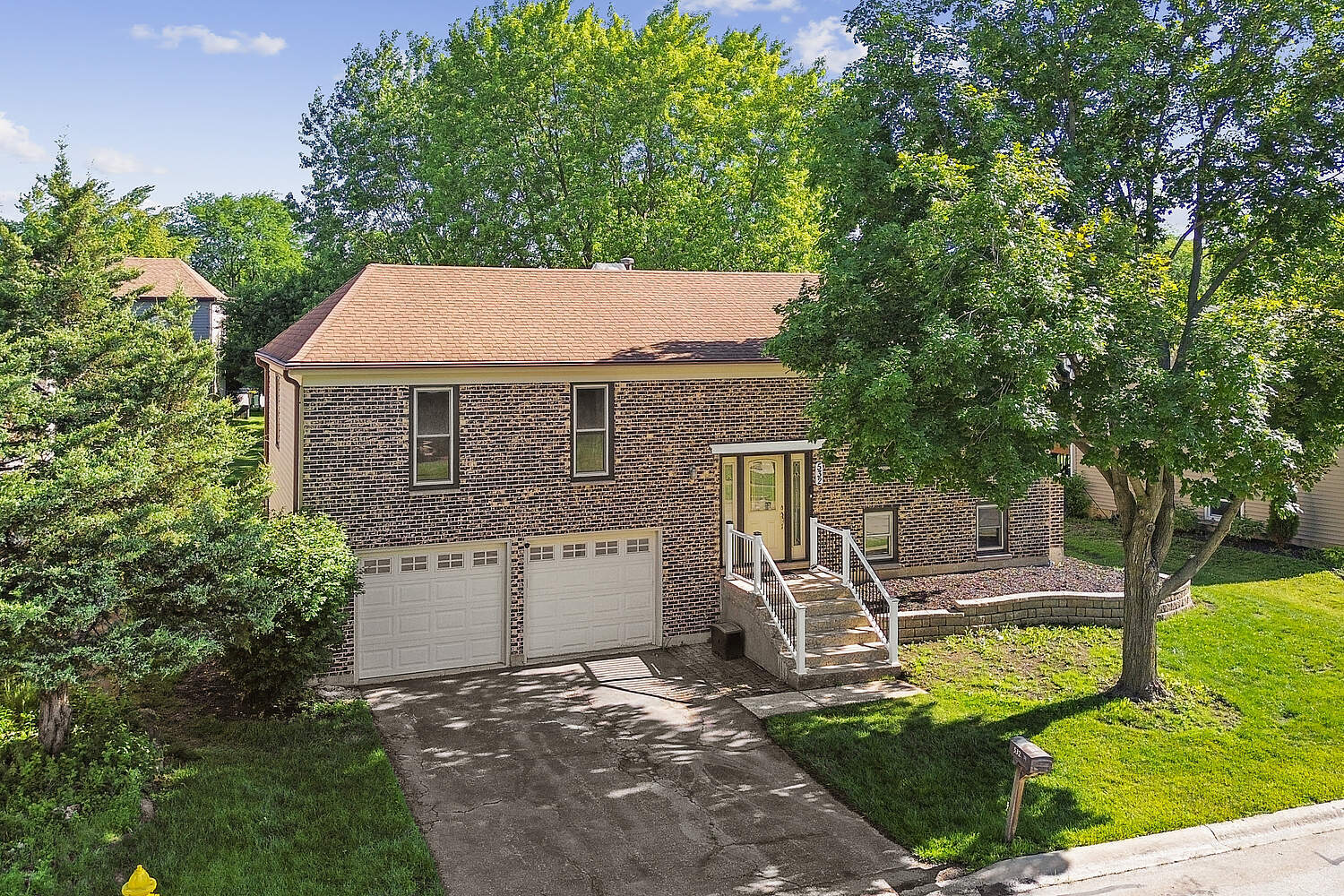 532 Iroquois Trail Property Photo 2