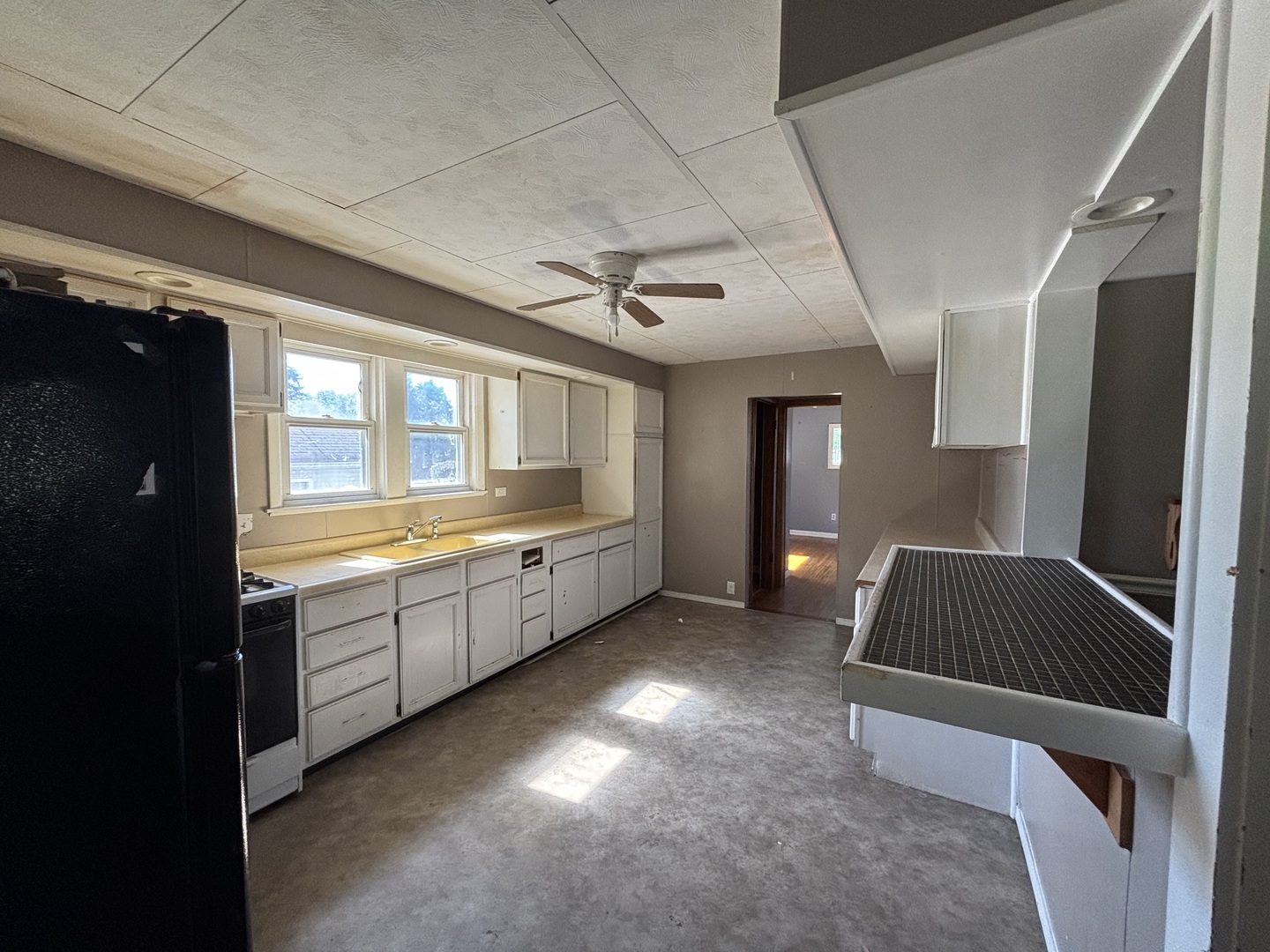 302 N Pine Street Property Photo 4