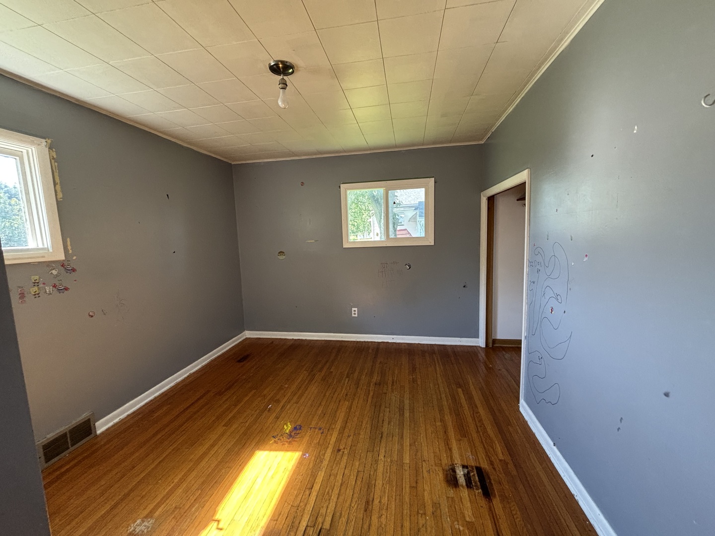 302 N Pine Street Property Photo 9
