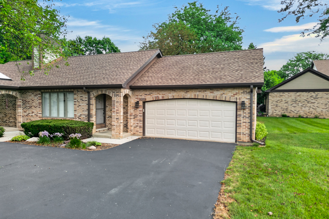 1858 Golf View Drive Property Photo 1