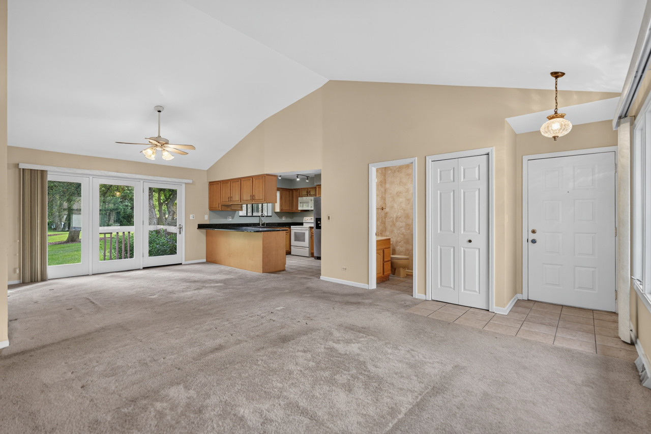 1858 Golf View Drive Property Photo 3