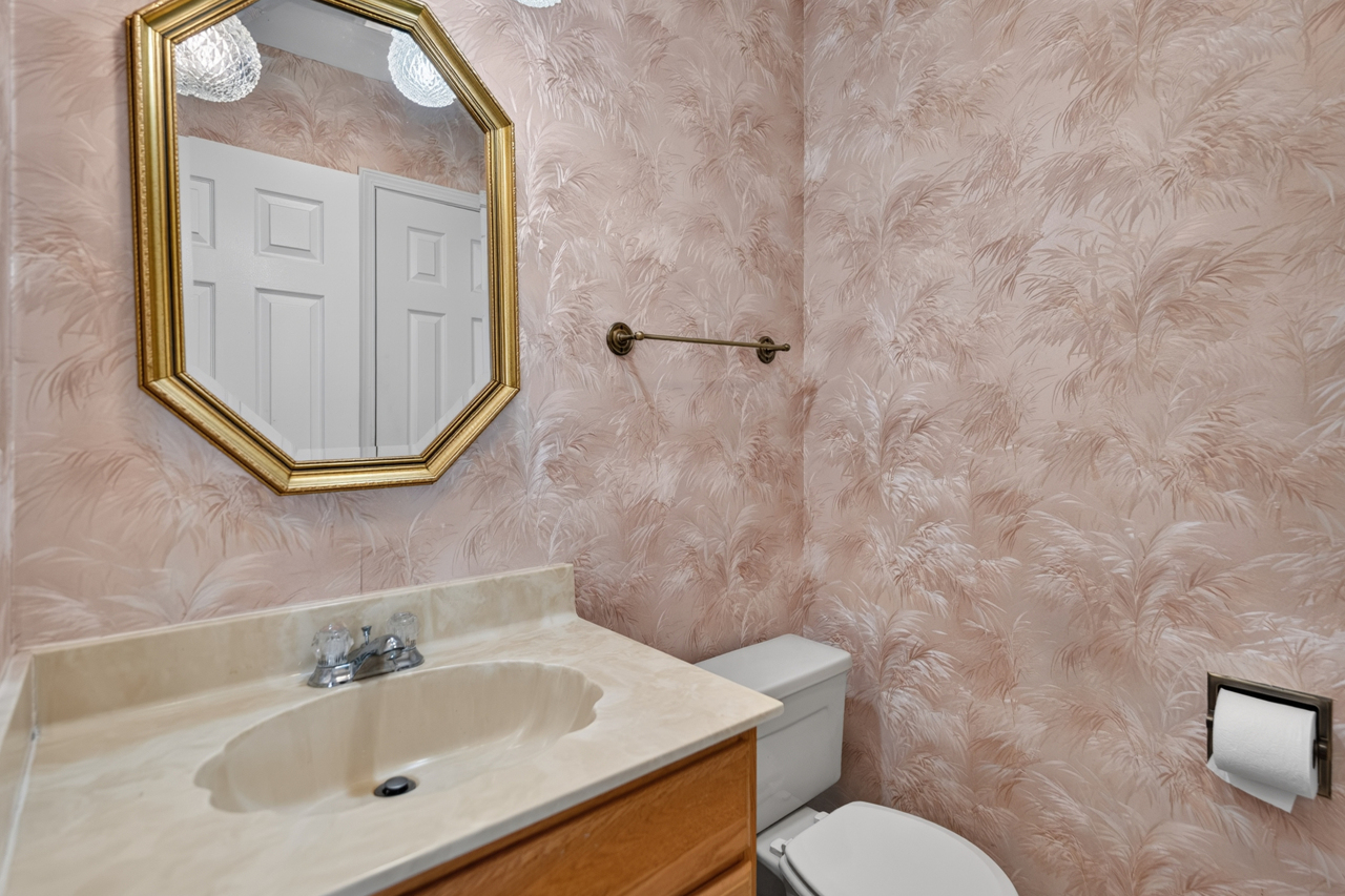 1858 Golf View Drive Property Photo 8