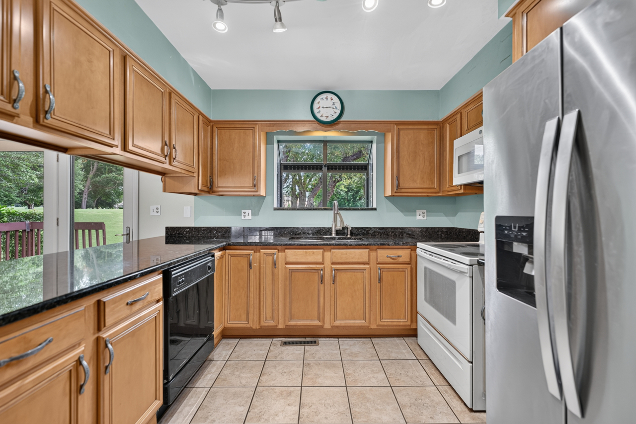 1858 Golf View Drive Property Photo 10
