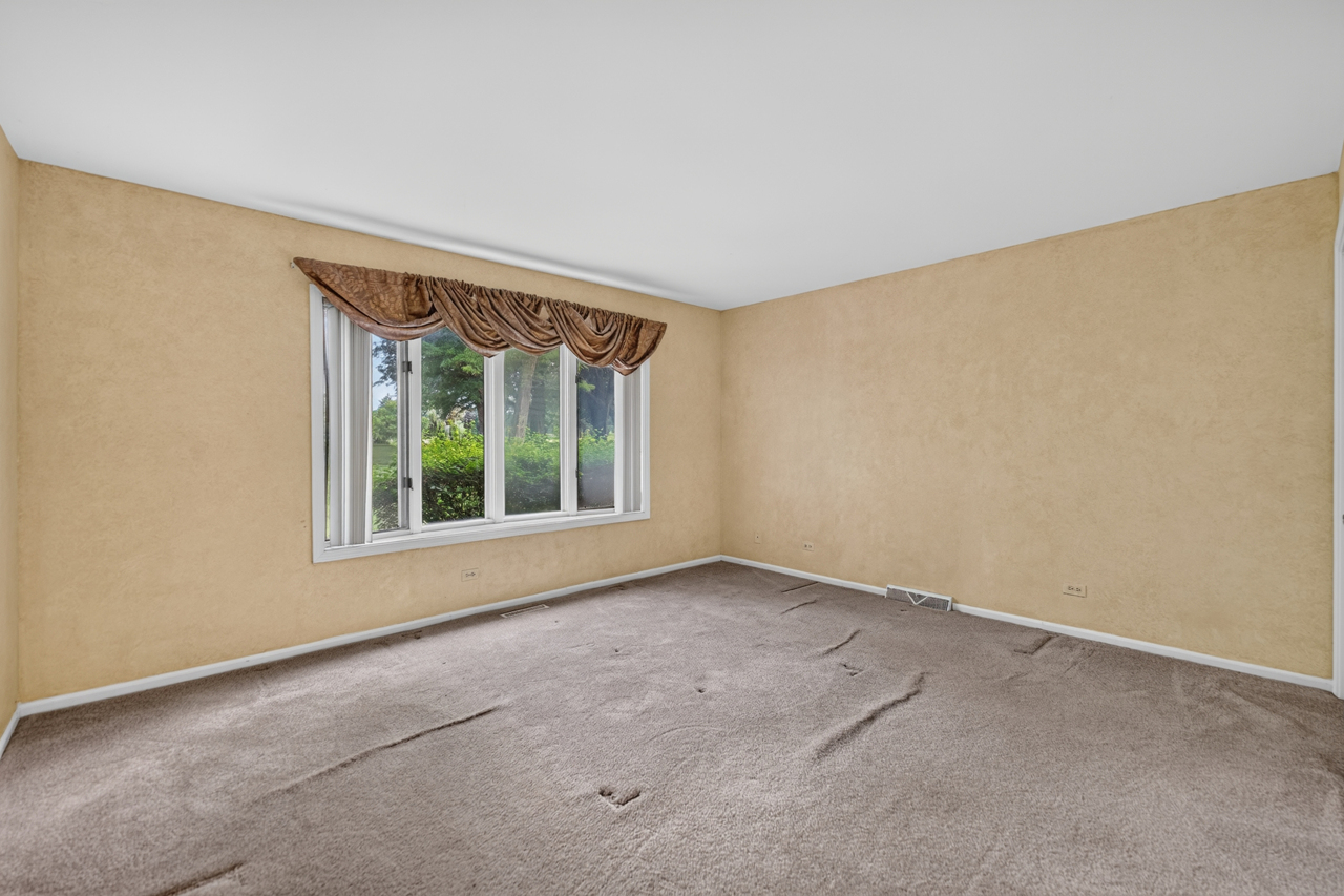1858 Golf View Drive Property Photo 12