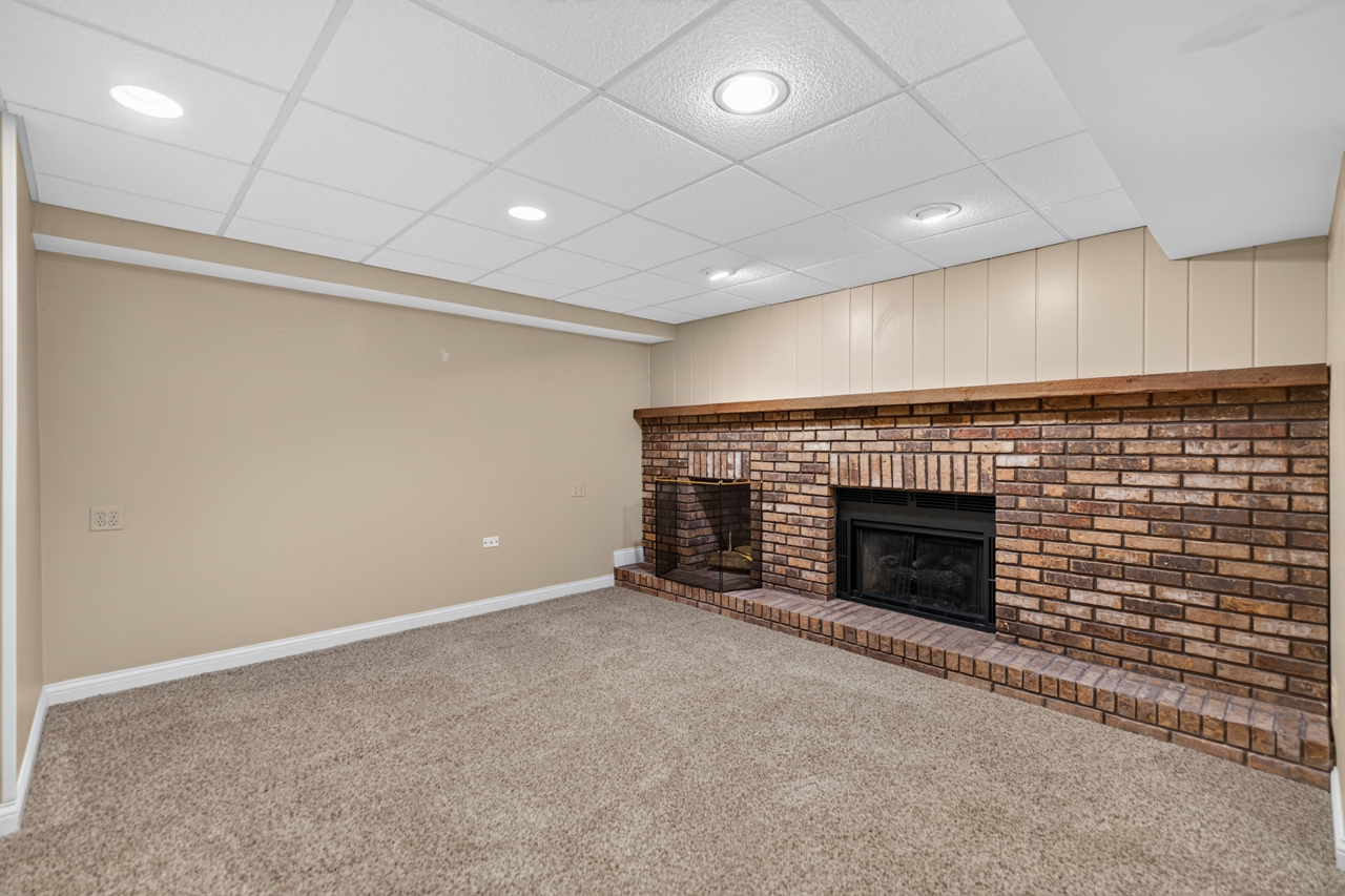 1858 Golf View Drive Property Photo 17