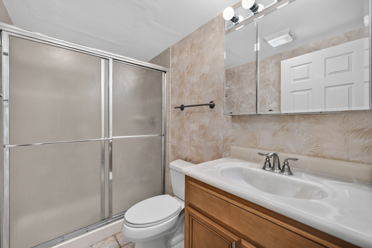 1858 Golf View Drive Property Photo 24