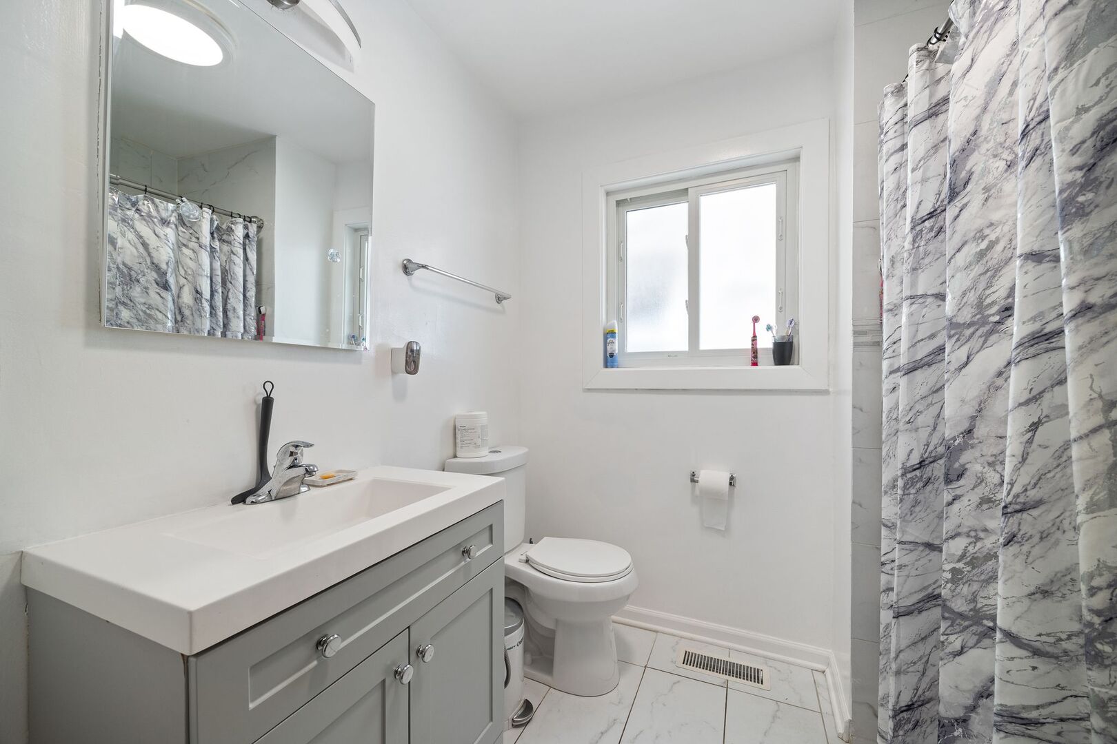 6136 N Talman Avenue Property Photo 12