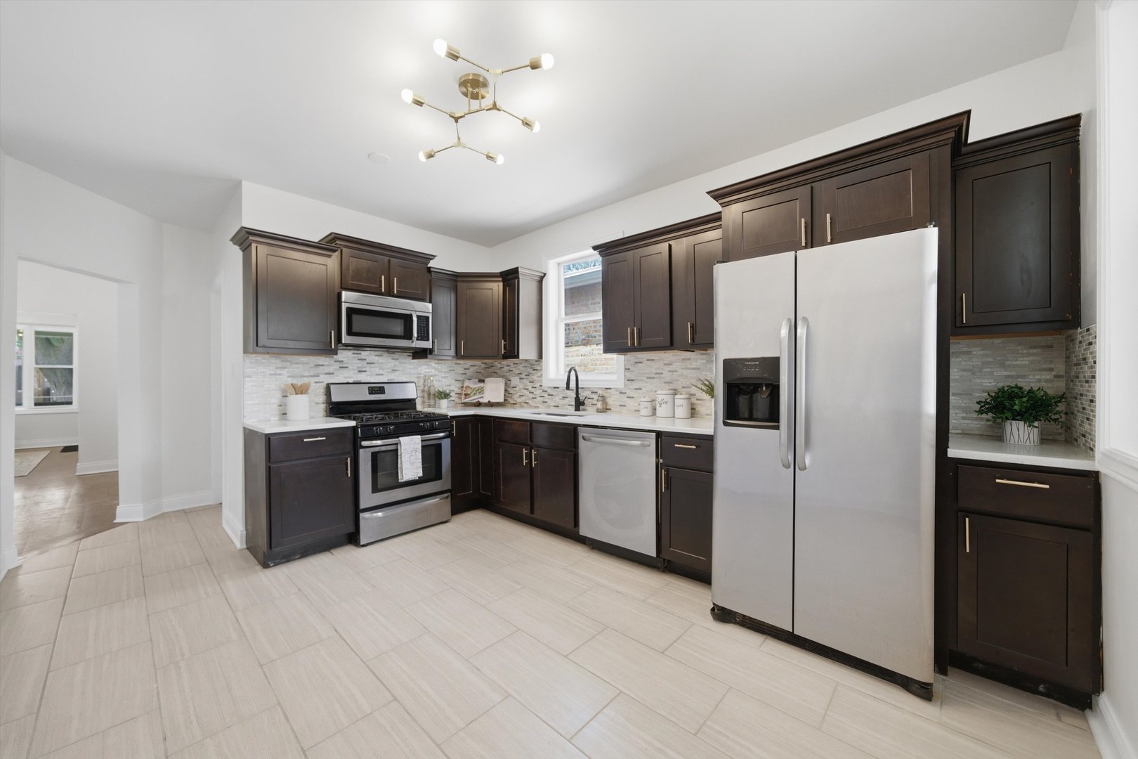 8611 S Aberdeen Street Property Photo 7