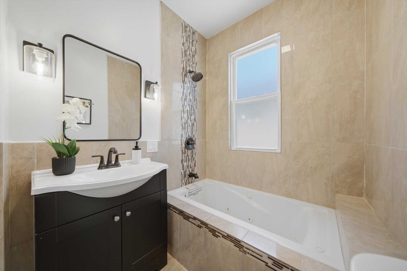 8611 S Aberdeen Street Property Photo 10