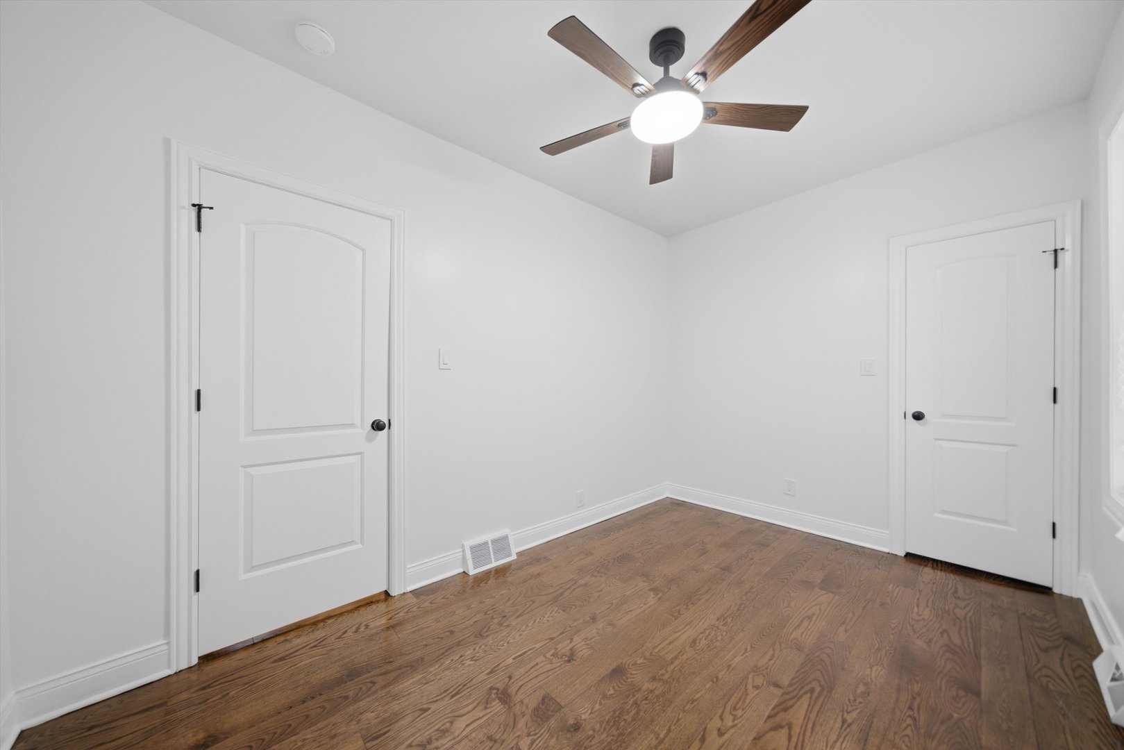 8611 S Aberdeen Street Property Photo 13