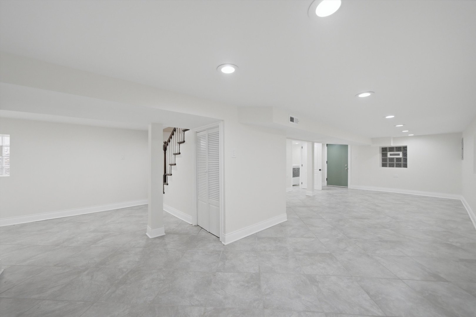 8611 S Aberdeen Street Property Photo 22