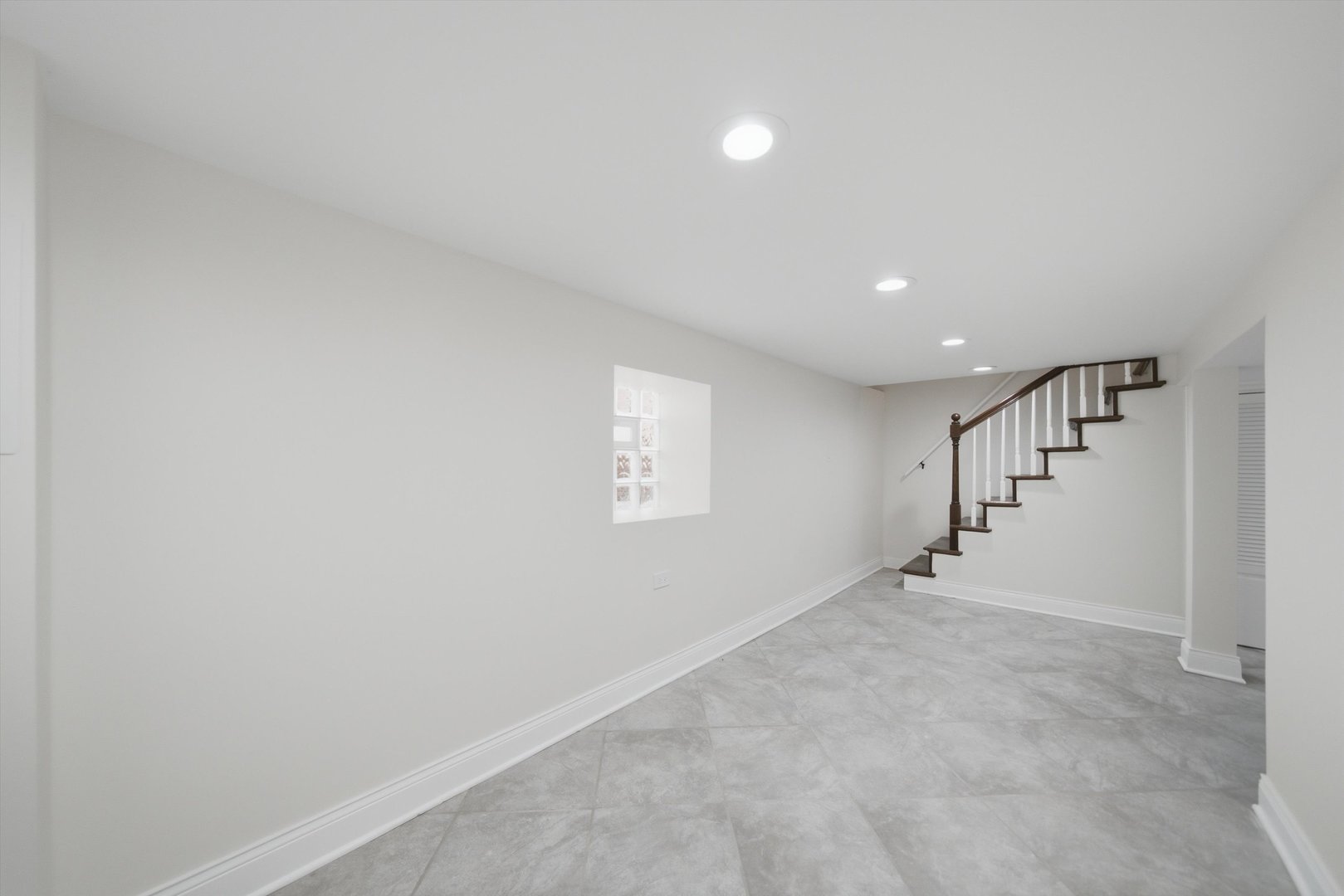 8611 S Aberdeen Street Property Photo 26
